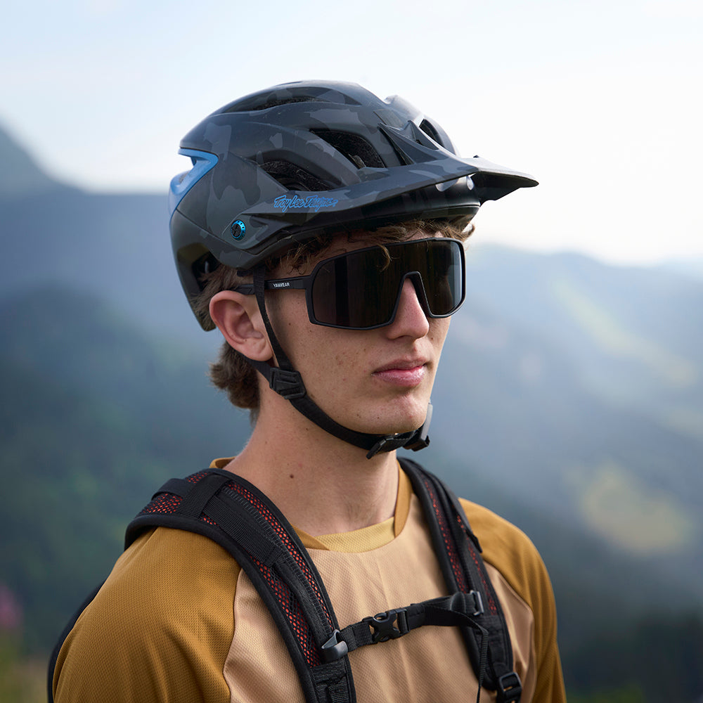 Calvisio Sunglasses (Matt Black/Smoke)