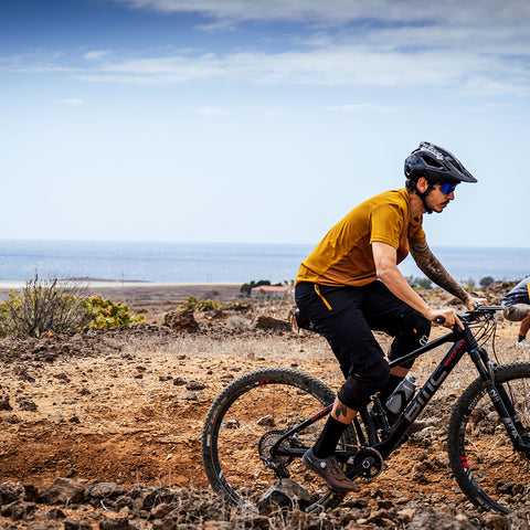 Mens Aravalli Shorts (Black)