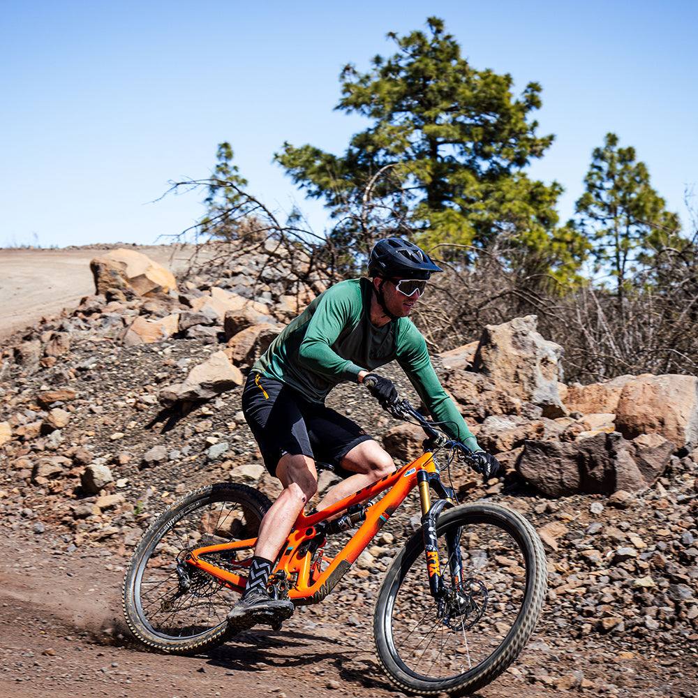 Mens Aravalli Shorts (Black)