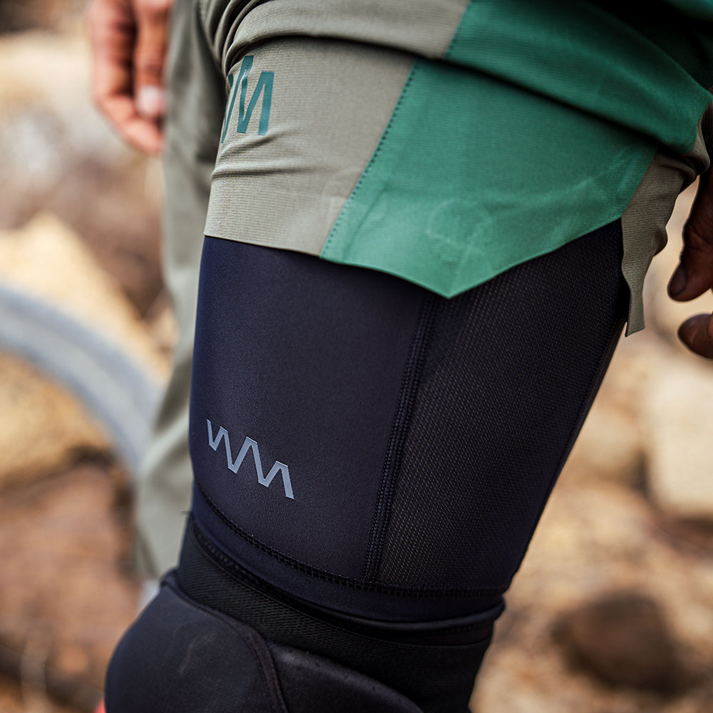 Mens Balaitous Shorts (Black)