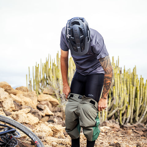 Mens Balaitous Shorts (Black)